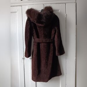 Max Mara Studio coat with a hood. Hood trimmed with real fox fur. Size2. Brown